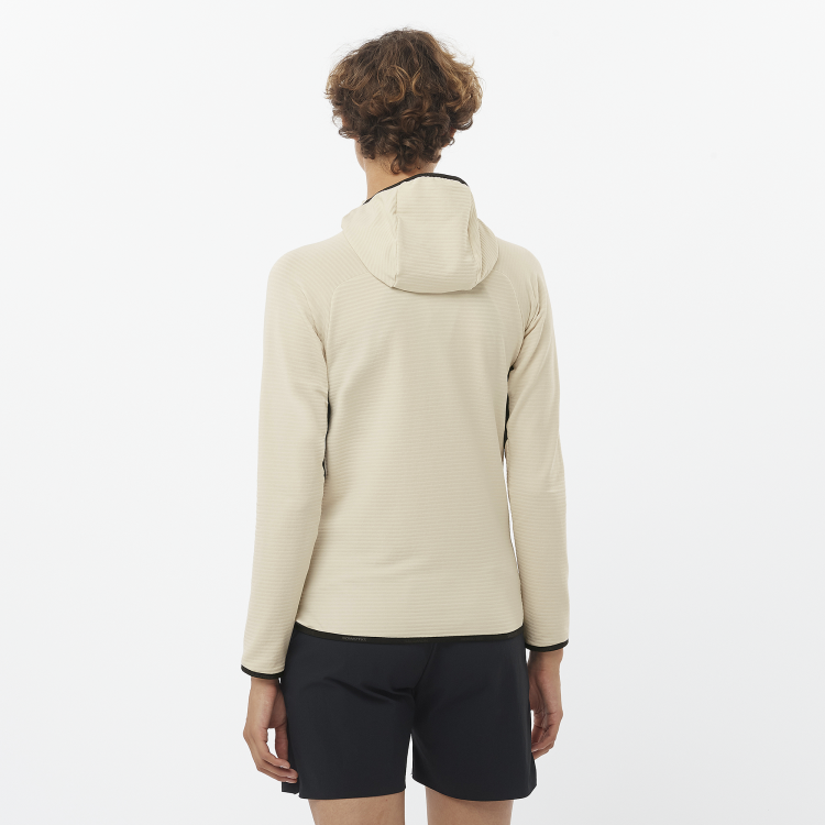 LC2224200_1_MOD_essentiallightwarmfzhoody_rainydaydeepblack_outdoor_w.png