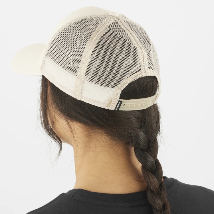 LC2524800_3_MOD_captrucker_rainyday_activewear_uw.png