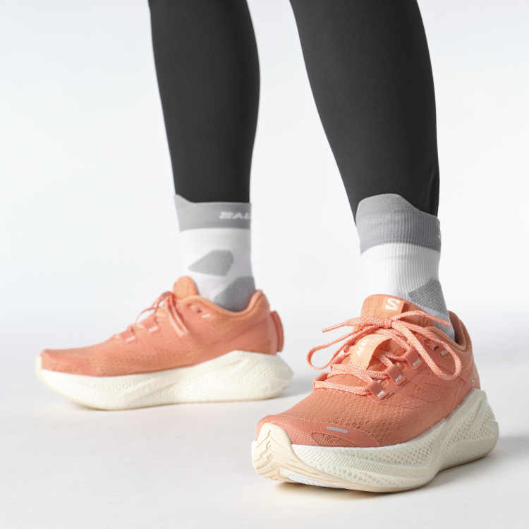 L47810700_0_MOD_AERO GLIDE 3 WFusion Coral_Vanilla Ice_Tender Peach.png