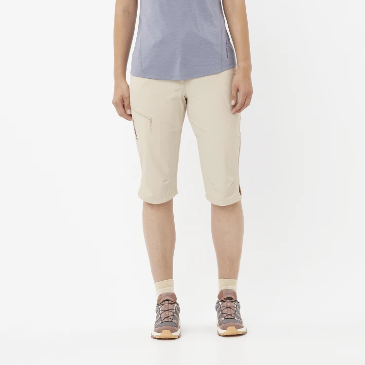 LC2475000_0_MOD_wayfarercapri_rainyday_hike_w.png