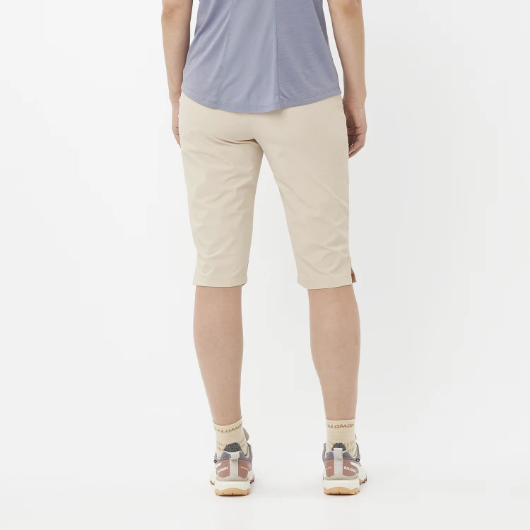 LC2475000_1_MOD_wayfarercapri_rainyday_hike_w.png